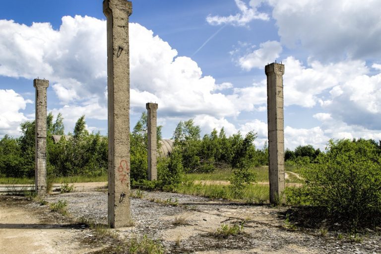 Постапокалиптические руины на аэродроме "Северный"