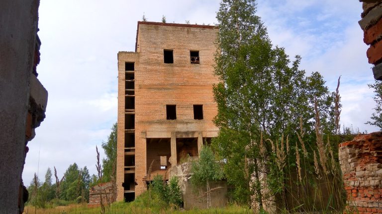 Заброшенный керамзитный завод неподалеку от Демидова