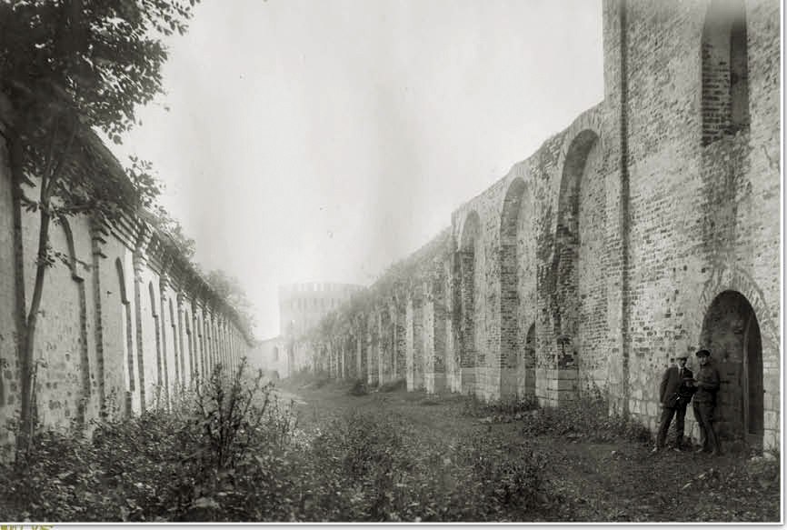 Авраамиев монастырь — стена внутри стены