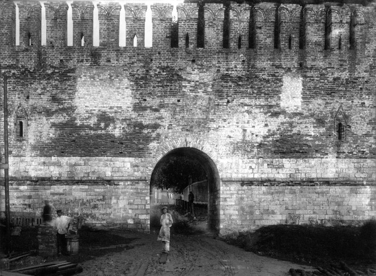 Не сохранившийся участок крепостной стены вдоль Бакунина