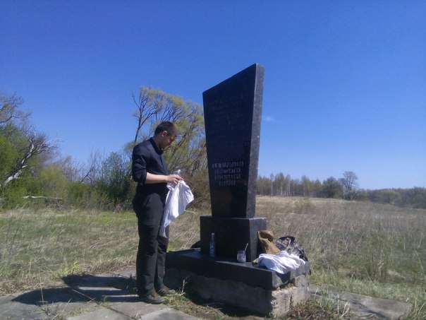 Восстановление исторической могилы Владимира Куриленко