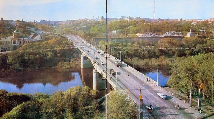 Мост через Днепр, начало 1970-ых