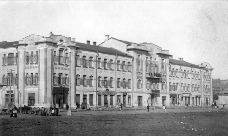 Здание Купеческого общества на Сенной площади