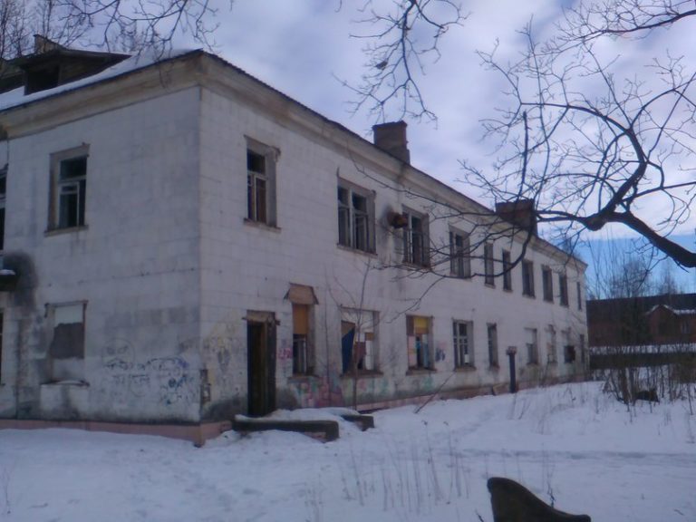 Прогулка по руинам ПУ №13 в микрорайоне Сортировка