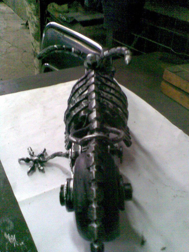 
 Стимпанк-мотоцикл
 