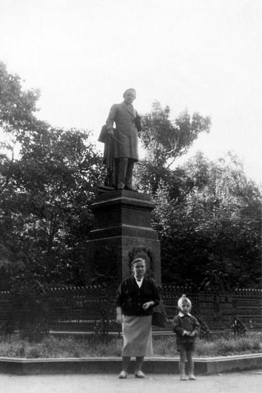  
 Памятник Глинке, 1958
 