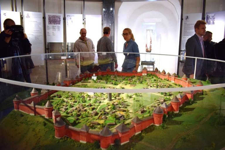 Среди экспонатов музея — макет Смоленской крепости в том виде, в котором она была сразу после постройки