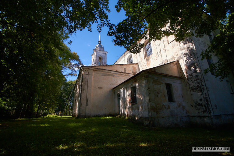 Церковь в селе Любавичи Руднянского района