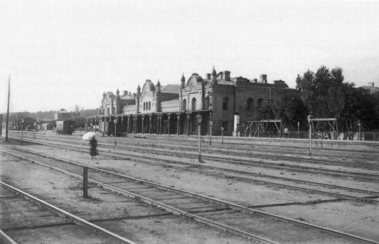 Дореволюционные фотографии смоленского железнодорожного вокзала Риго-Орловской железной дороги