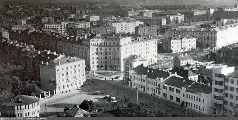 Улицы Дзержинского и Октябрьской революции (фото начала 1960-­х гг.)